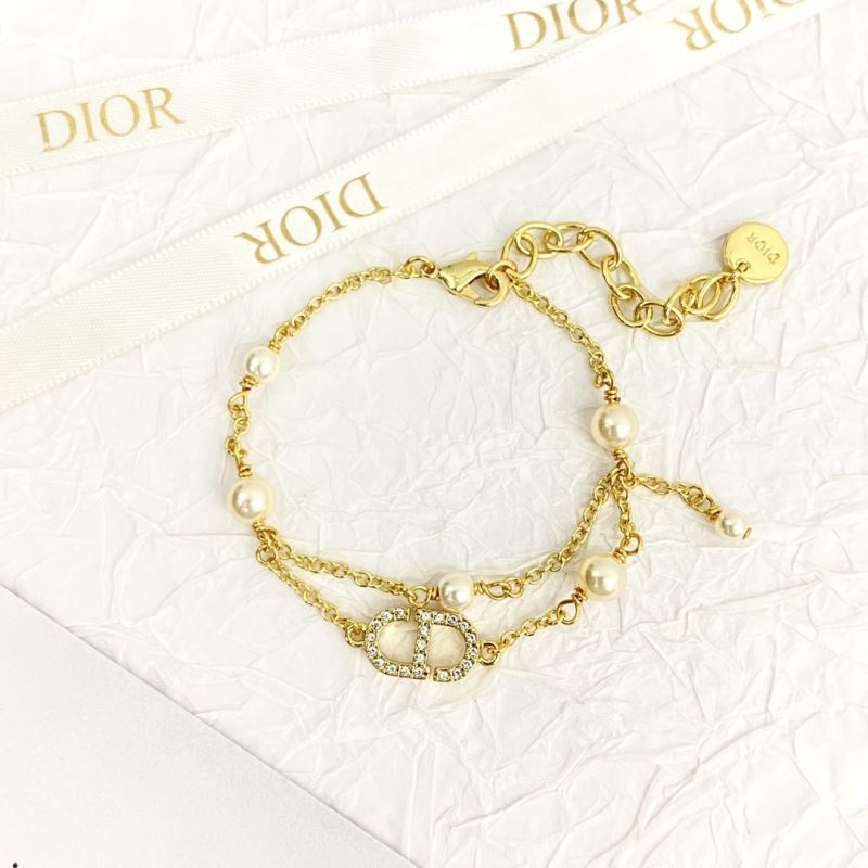 chr1st1an D10r bracelets